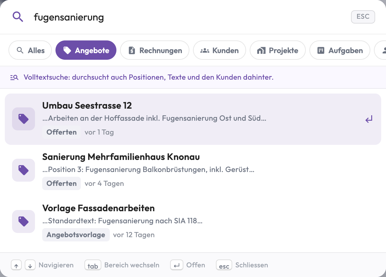 Die globale Suche mit dem aktiven Filter «Angebote»: unter dem Eingabefeld die Filterreihe, darunter der Hinweis auf die Volltextsuche und eine Trefferliste, bei der unter dem Namen die gefundene Textstelle steht.